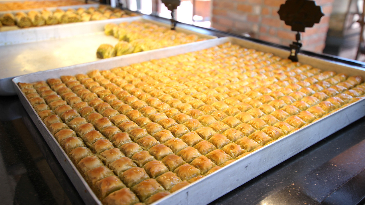 TMSF, Baklavacı Faruk Güllü'yü satışa çıkardı