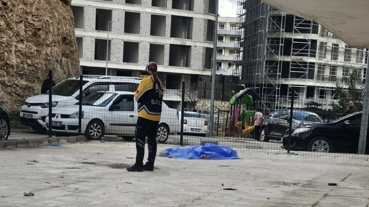 10’uncu kattan düşen genç kadın hayatını kaybetti