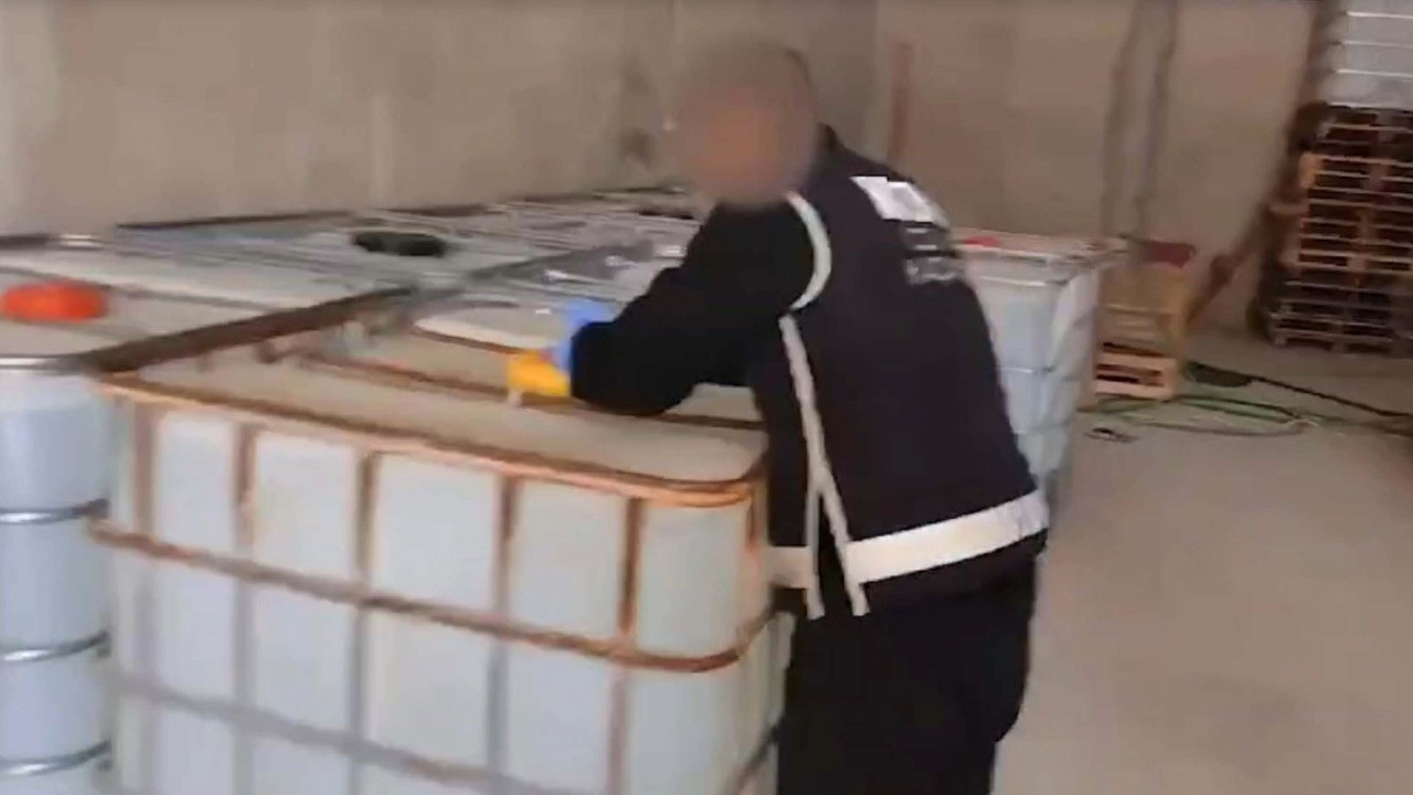 4 ilde operasyon: 40,2 ton taklit etiketli etil alkol ele geçirildi