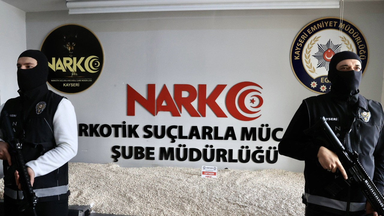 Çekici kasasından yüz binlerce uyuşturucu çıktı