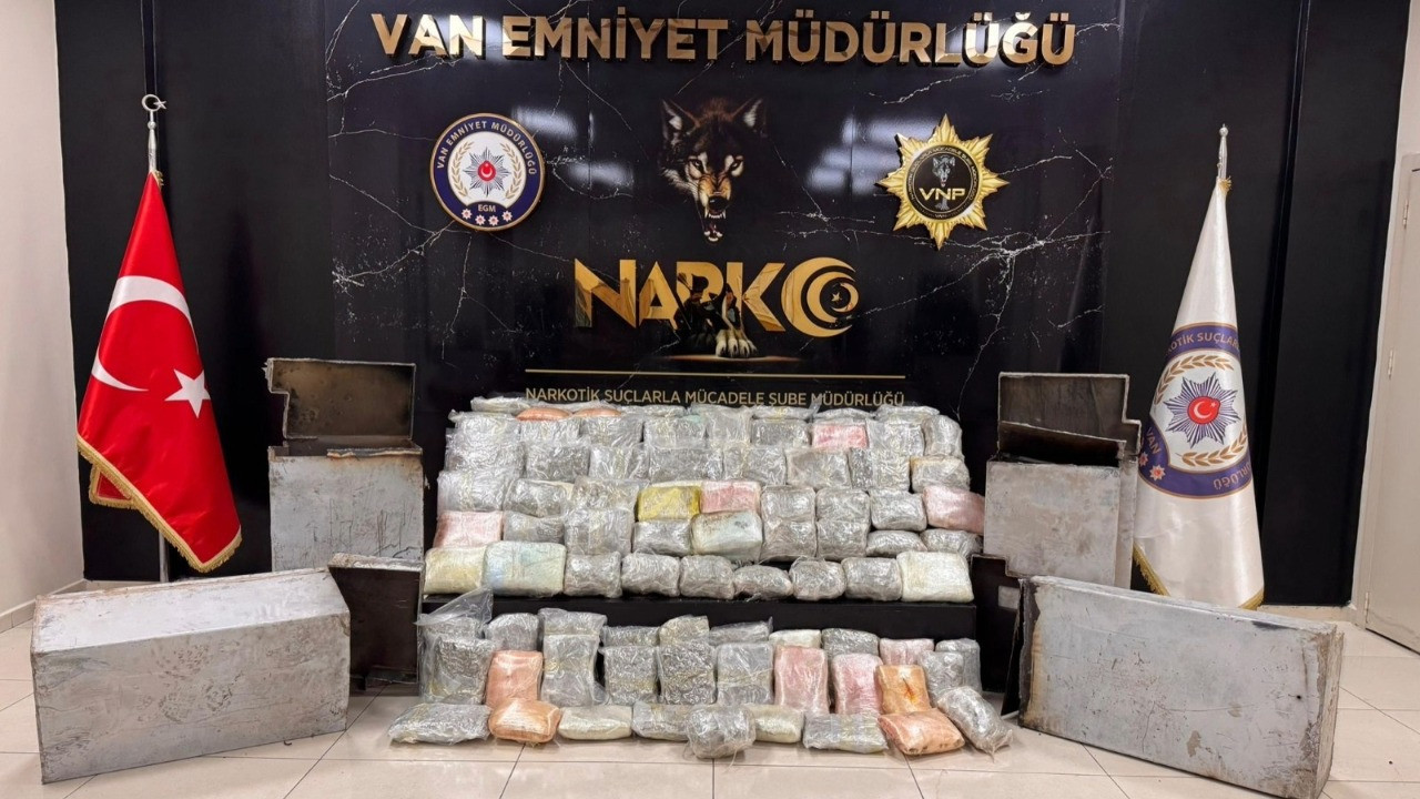 Çekici ve dorsesinde 68 kilo 500 gram skunk ele geçirildi