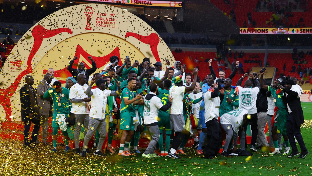 FAS'ın örneği Fenerbahçe oldu: Şampiyonluğu elinden alınan Senegal'e bir şok daha