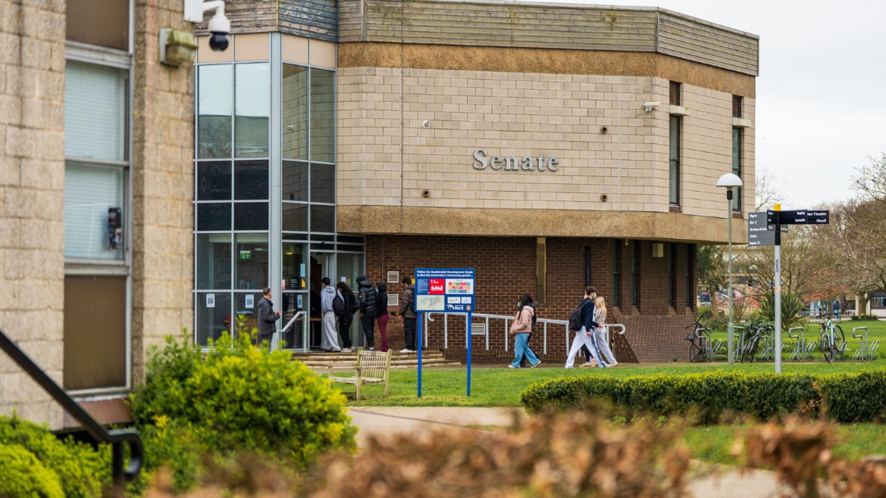 Prestijli üniversitede panik büyüyor: 'Benzeri görülmemiş bir salgın'