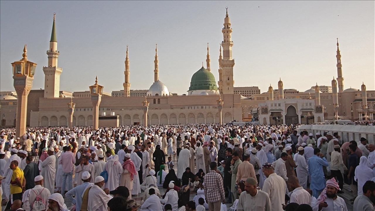 Suudi Arabistan: Ramazan Bayramı cuma başlıyor