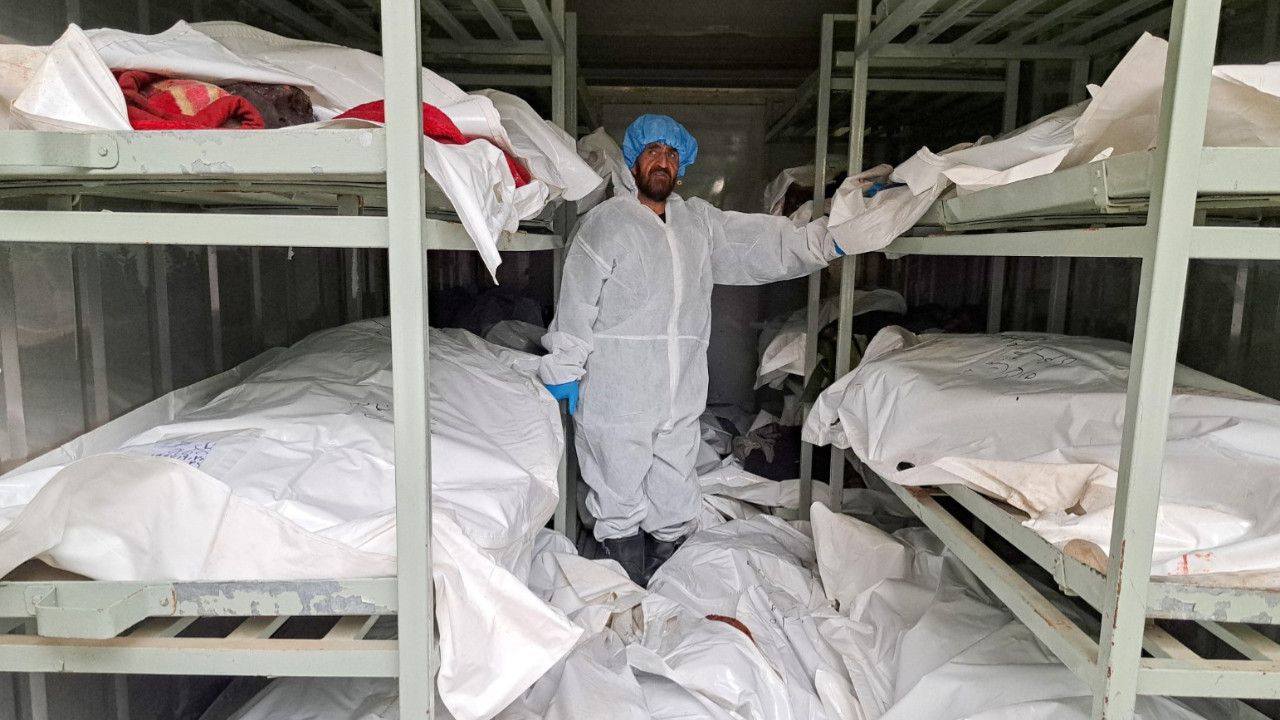 Yüzlerce kişinin öldüğü korkunç saldırı:: İftar yapan hastaları vurmuşlar