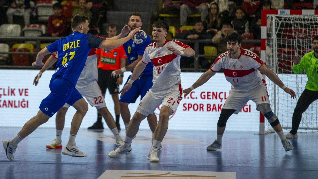 A Milli Hentbol Takımı Romanya’ya 37-32 mağlup oldu