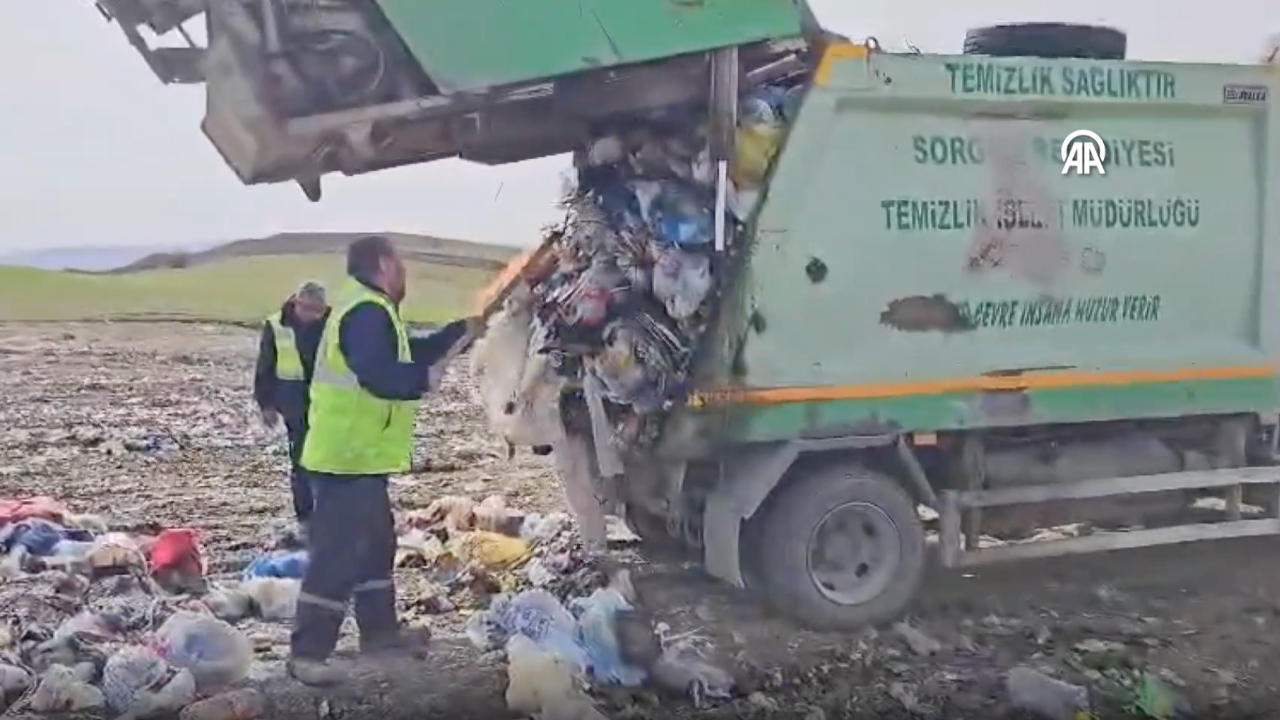 Altınları sakladığı yer başına iş açtı, çöp kamyonu dik dik arandı