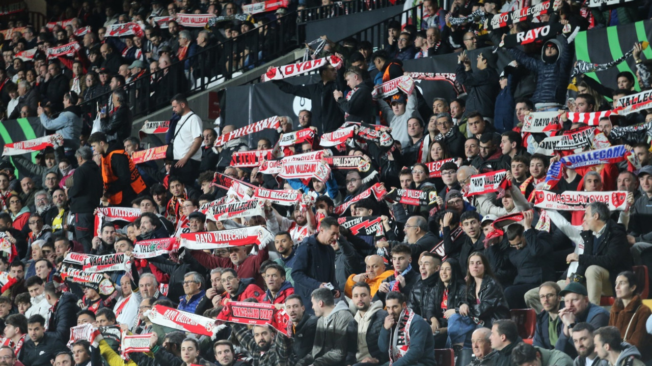 Samsunspor taraftarı, takımını Madrid'de yalnız bırakmadı