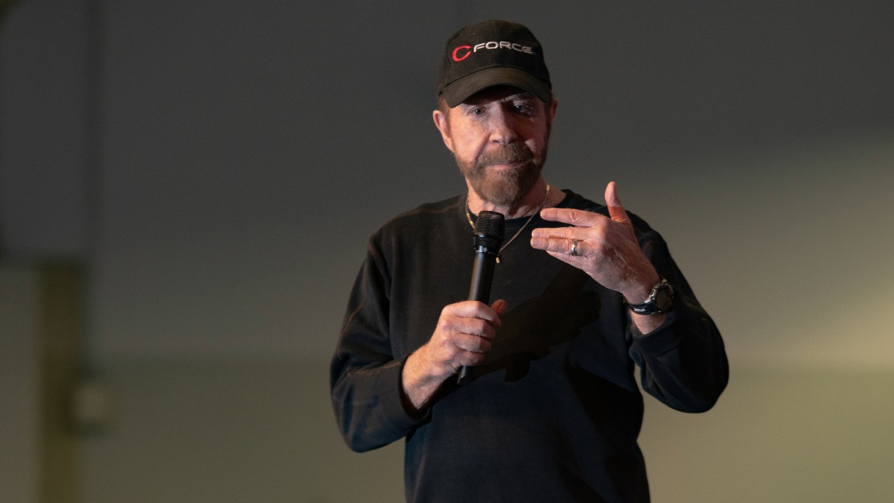 Chuck Norris hayatını kaybetti