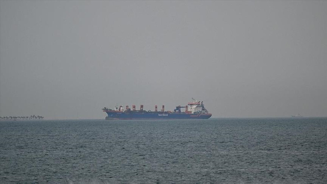 Fransa bir 'hayalet gemiye' daha el koydu