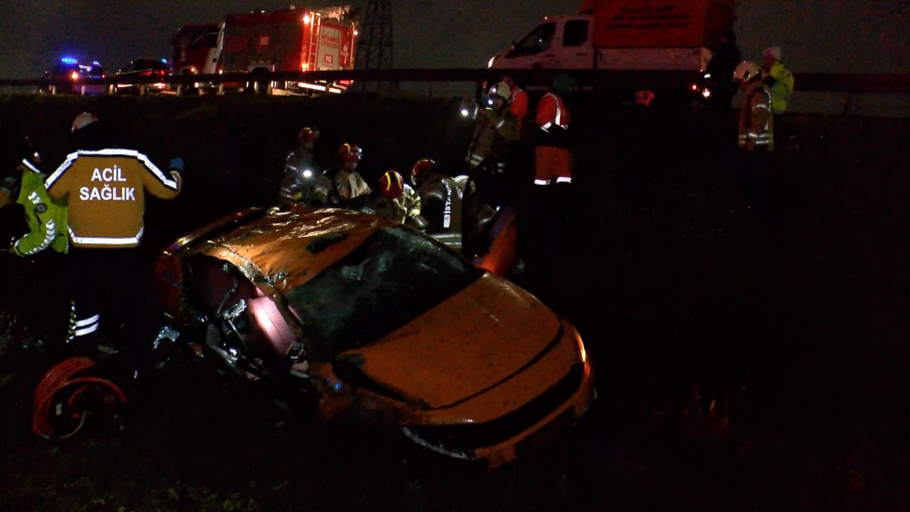 İstanbul’da sabah saatlerinde facia: Taksi su kanalına uçtu, 3 ölü