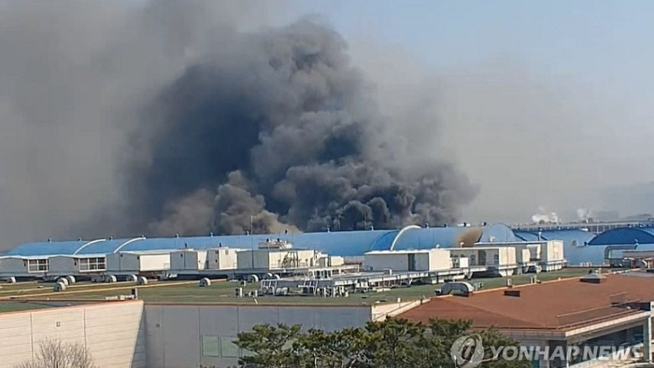 Otomotiv fabrikasında yangın: Çok sayıda yaralı var