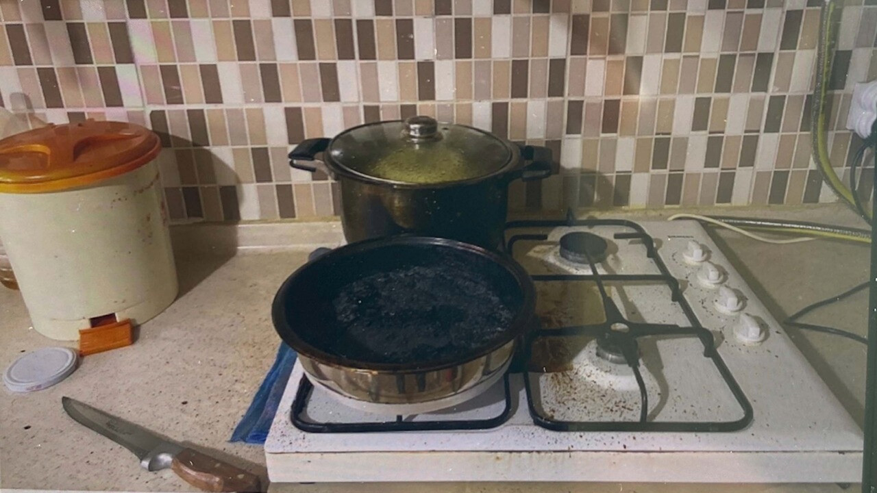 Torunları için yemek hazırlıyordu… Ocakta unuttu, dumandan öldü