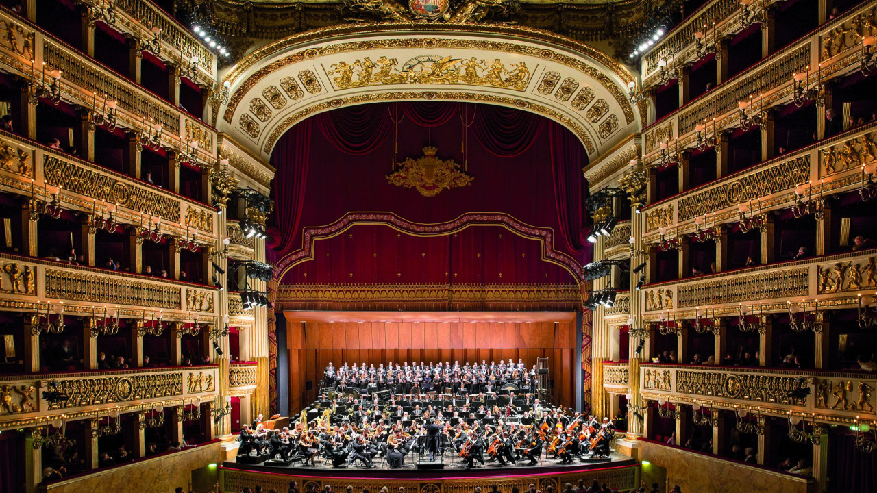 290 yıllık sahne yeni yaşına hazırlanıyor