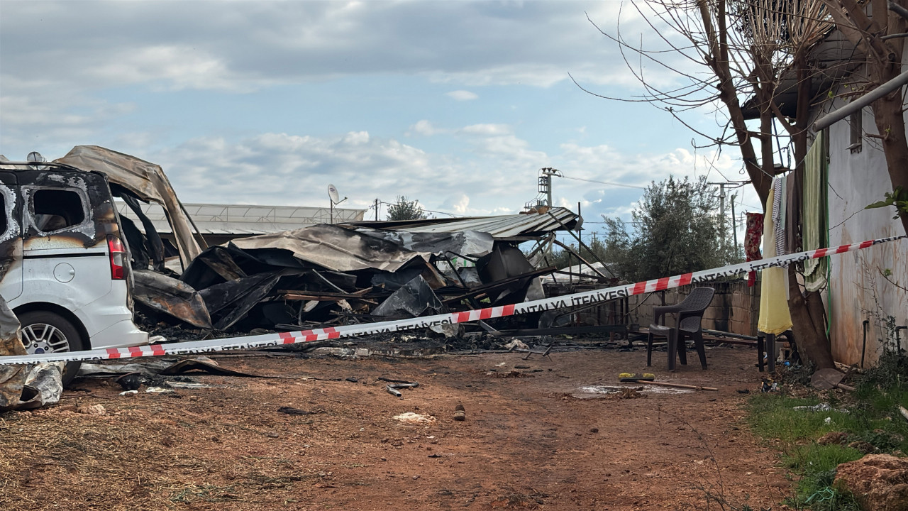 Konteynerdeki faciada mangal detayı