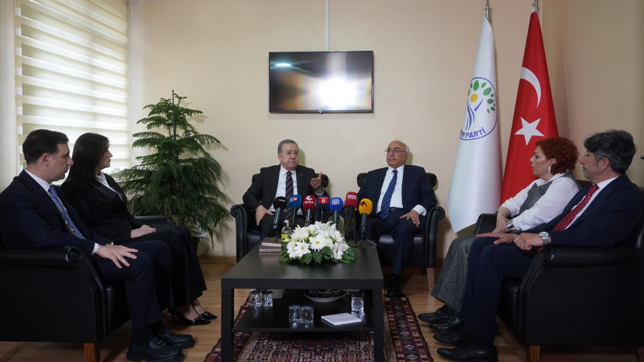 MHP-DEM bayramlaşmasında statü diyaloğu