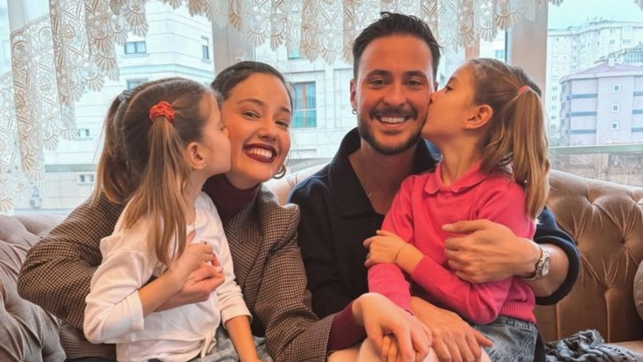 Pelin Akil ile Anıl Altan’dan bayramda aile pozu