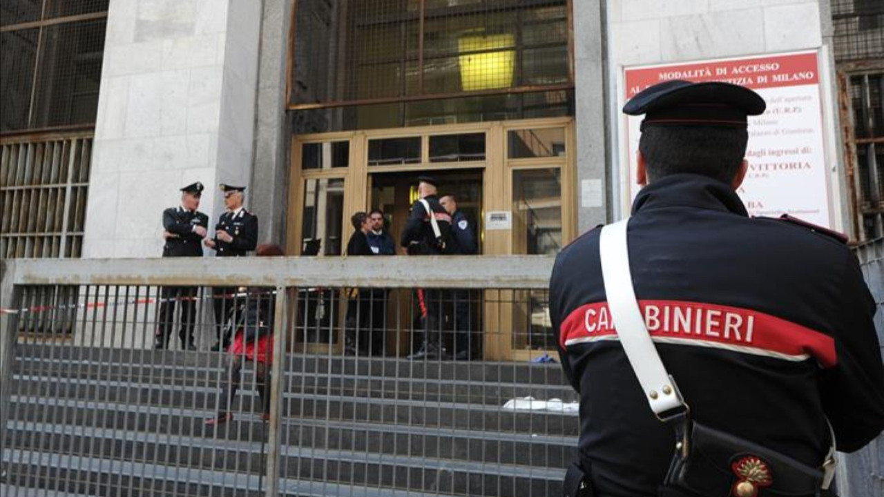 Evde bomba patladı, tavanın altında kalan iki kişi öldü