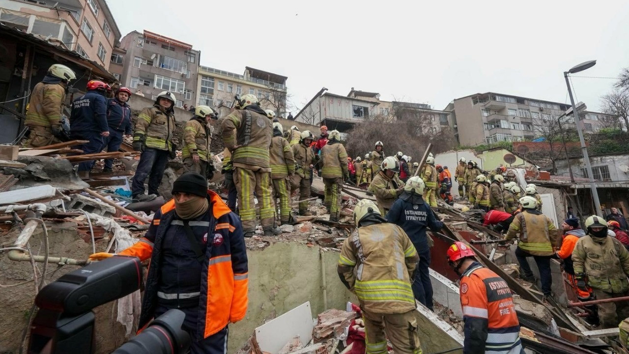 İBB'den Fatih'te bina çökmesine ilişkin açıklama