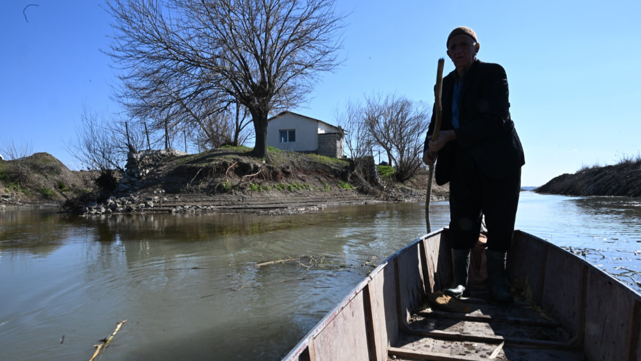 Yağışlar geri getirdi! “Yerli Robinson” 10 yıl sonra adasına döndü