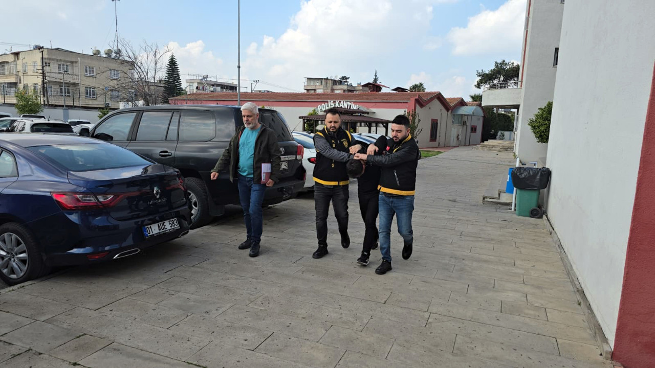 Fiyat sorarken telefonu çaldı