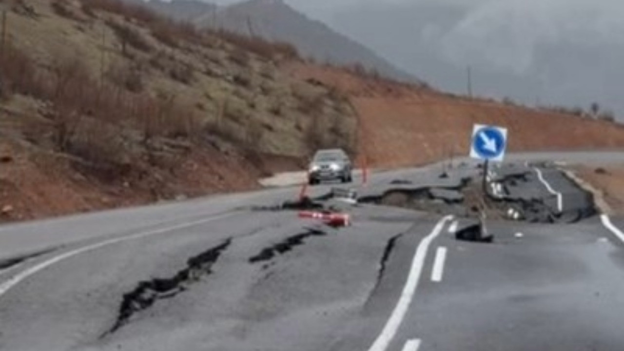 Yeni yapılan yol çökmeye başladı