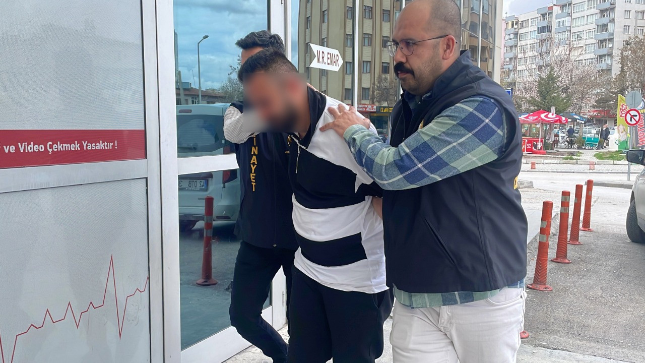 Babasını öldürüp cenazesiyle 1 gün aynı evde kalmış