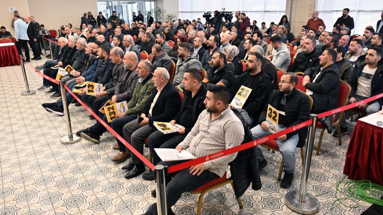 En ucuzu 5.6 milyon: İBB, 147 taksi plakasını daha sattı