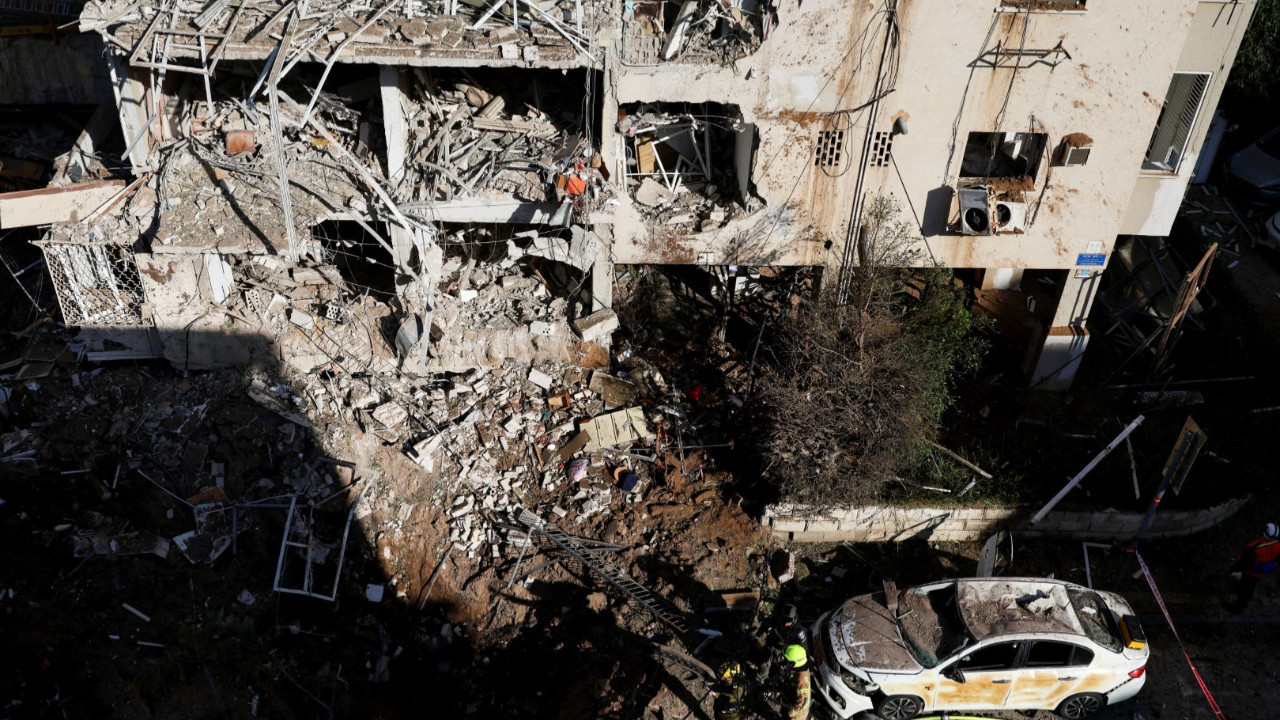 İran'dan İsrail'e yoğun hava saldırısı: Birçok bölgede sirenler çalıyor