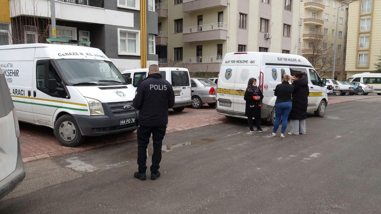 54 yaşındaki adam evde ölü bulundu