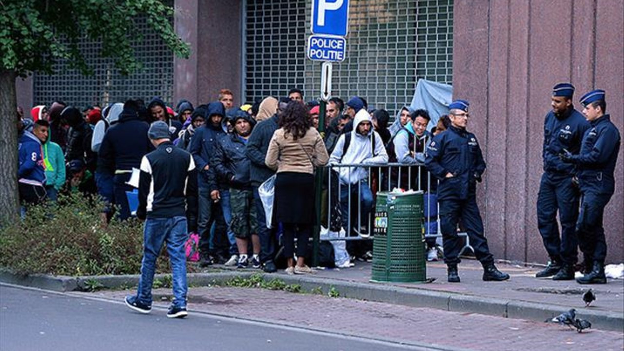 Avrupa’ya iltica azaldı