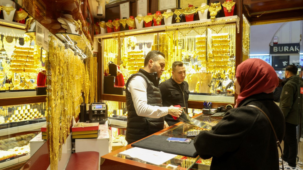 Bloomberg’den altın analizi: Fiyatlar Türkiye yüzünden düştü