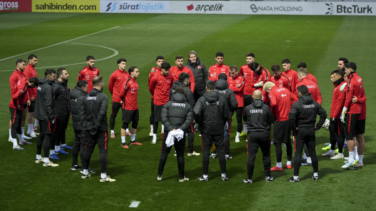 Millilerin Romanya maçı 11'i belli oldu