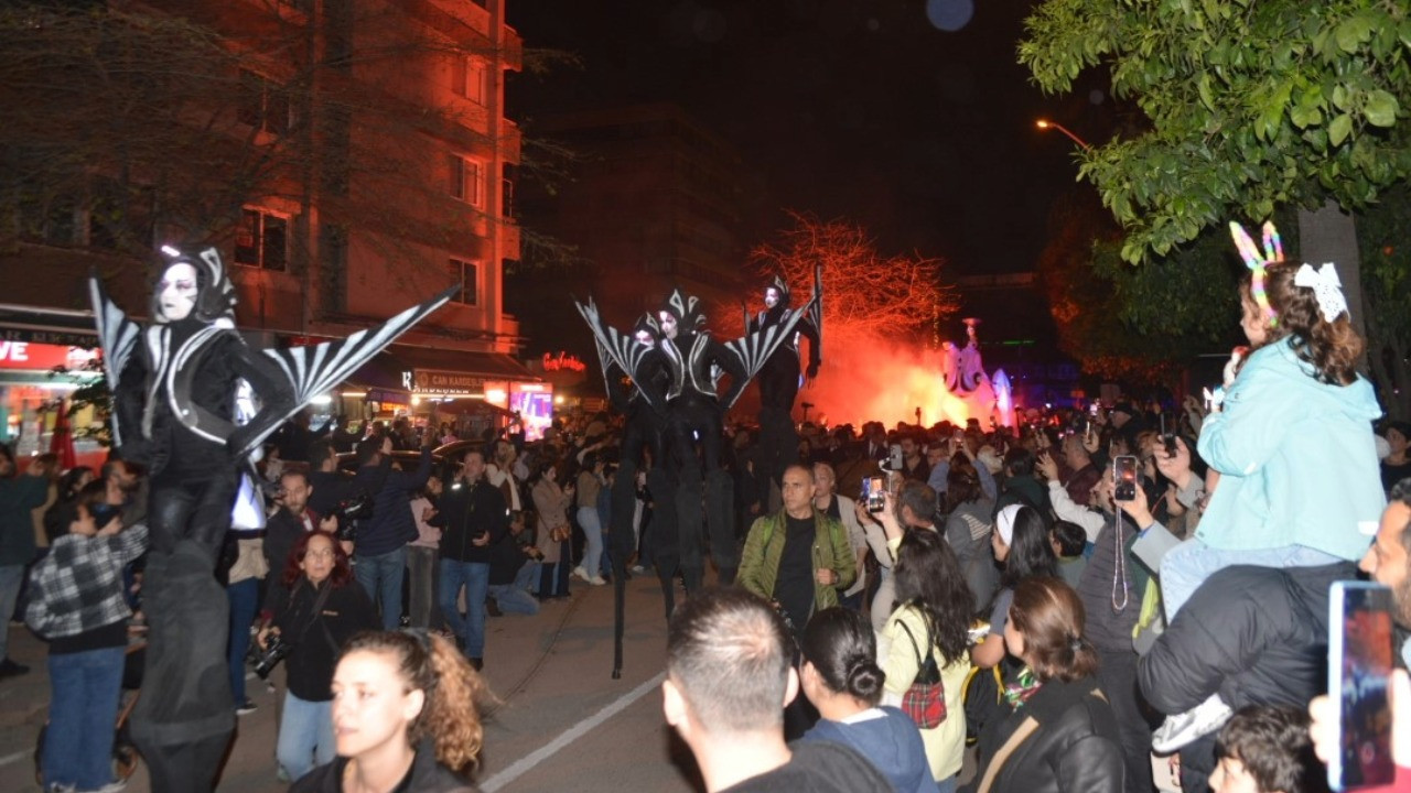 25’inci Uluslararası Adana Tiyatro Festivali'nden renkli görüntüler