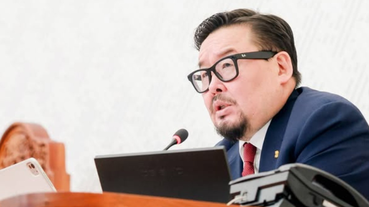 Başbakan, istifasını sosyal medyadan duyurdu