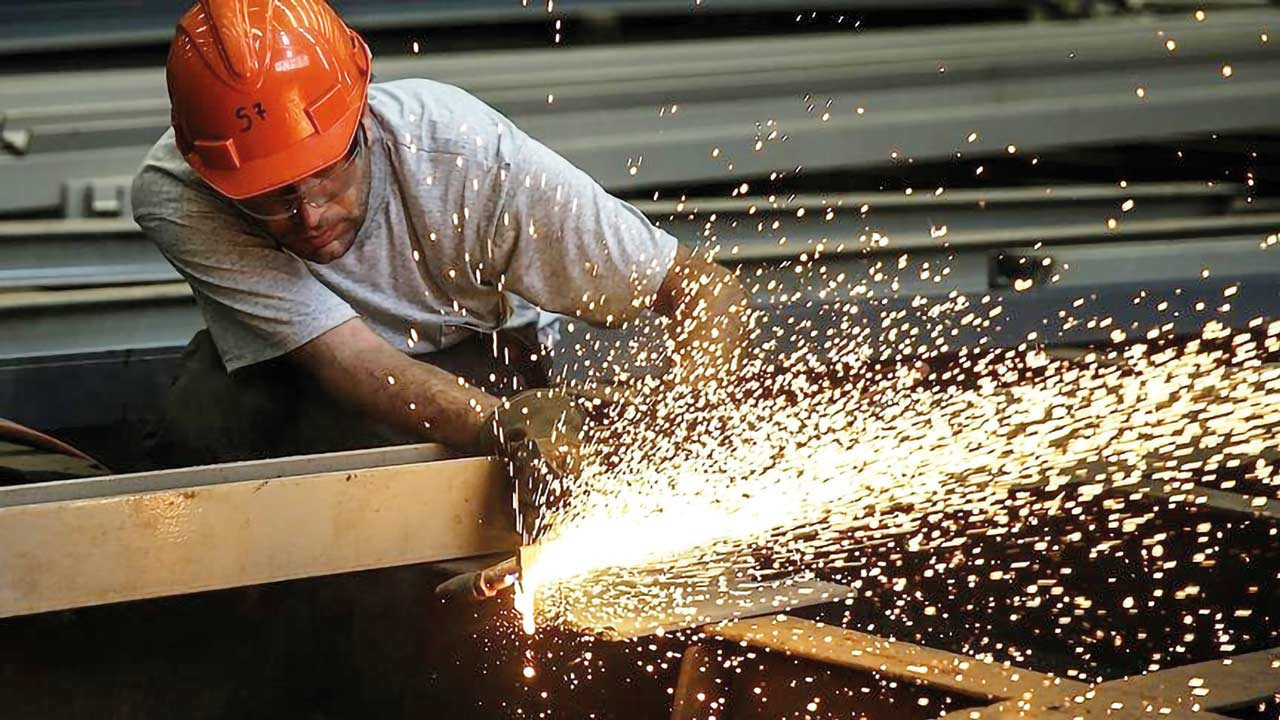 Fabrikalar ‘savunma’ya döndü