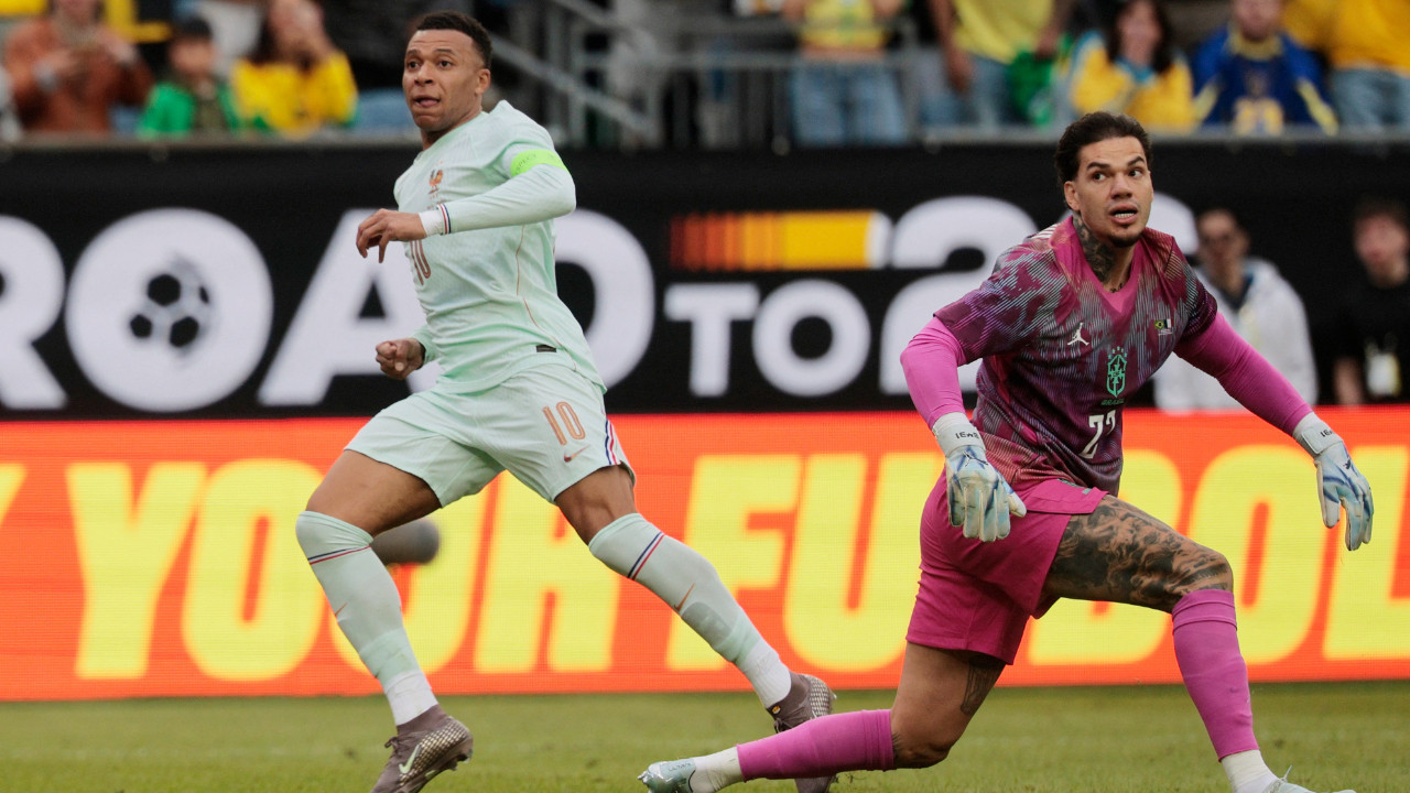 Fransa, Brezilya'yı 10 kişiyle devirdi: Süper Lig'in yıldızları sahadaydı