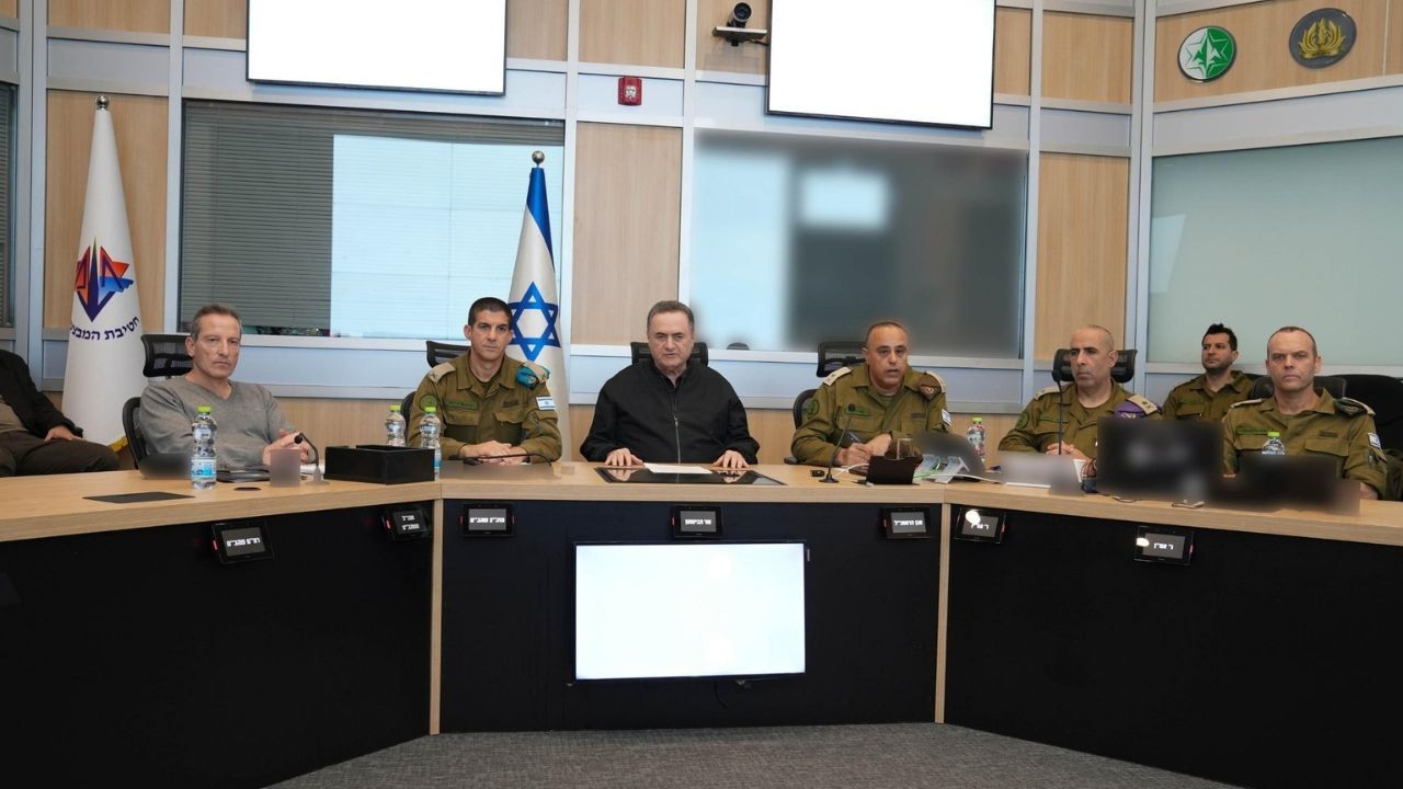 İsrail: İran bedelini ağır ödeyecek