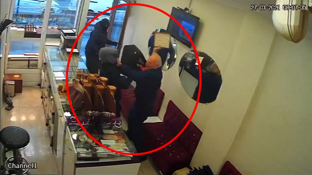 Kuyumcu soygunu kamerada: Bir kilo altını böyle çaldılar