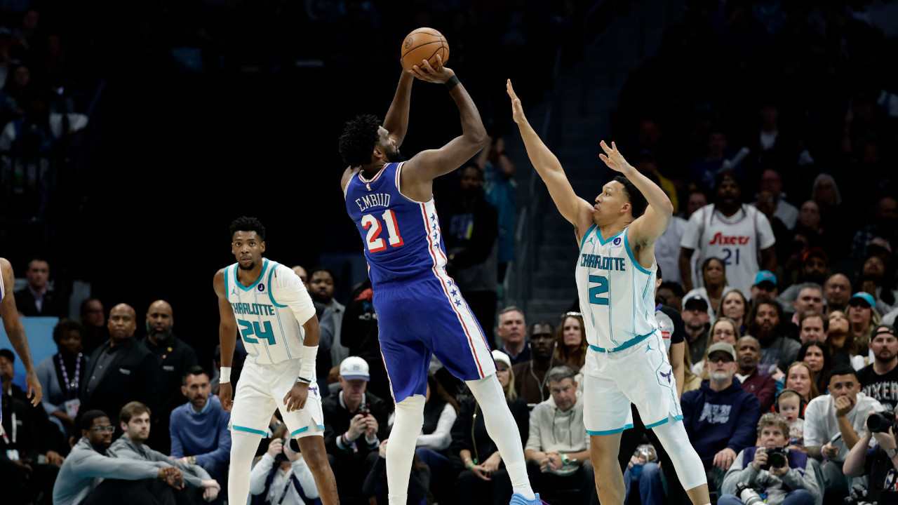 Adem Bona sahne aldı: Philadelphia, 15 sayıdan dönüp Hornets'i devirdi