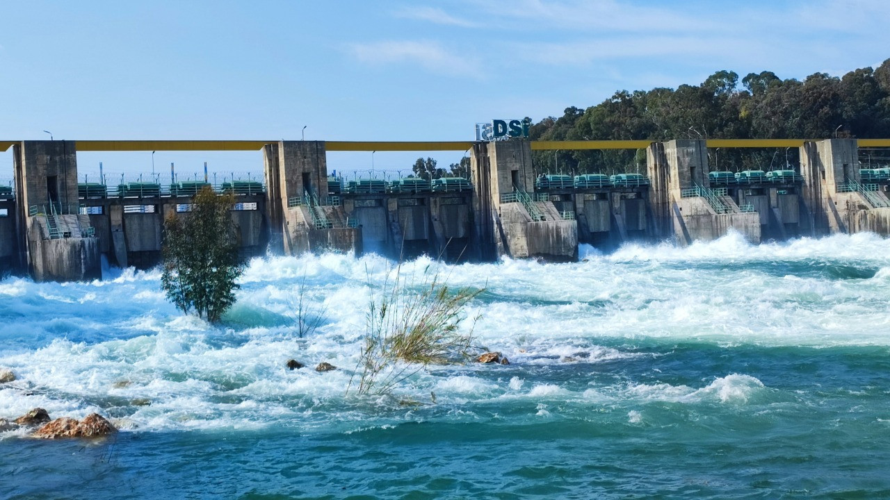 Baraj doldu, kapaklar açıldı