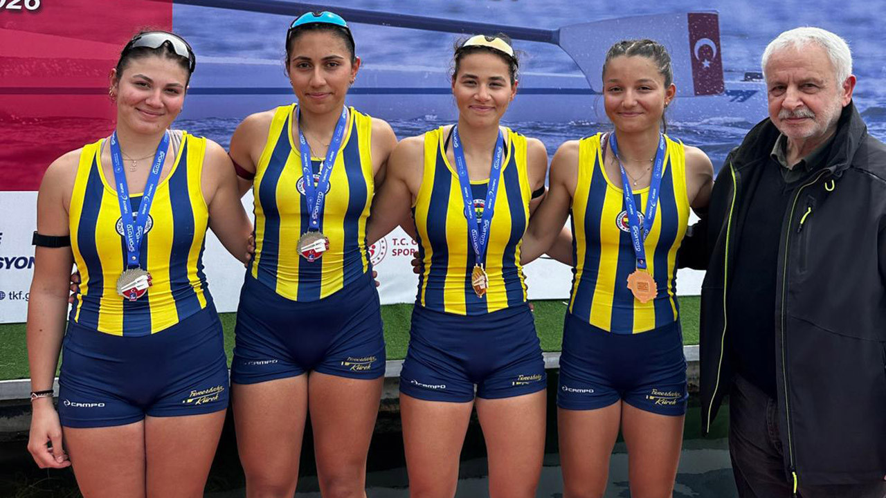 Fenerbahçe, Türkiye Kupası Kürek Yarışları'nda erkekler ve kadınlarda zirvede