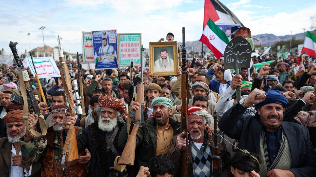 Husiler de savaşa katıldı: 24 saatte iki ayrı saldırı dalgası