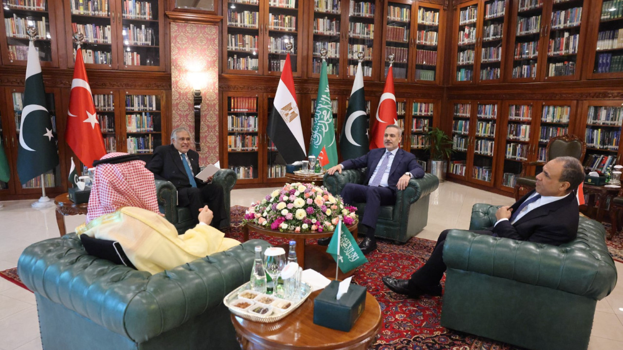 Kritik İran toplantısı: Fidan da katıldı