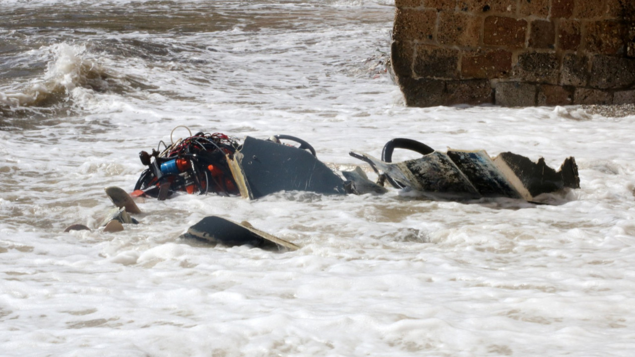 Tekne battı, balıkçılar yüzerek kurtuldu