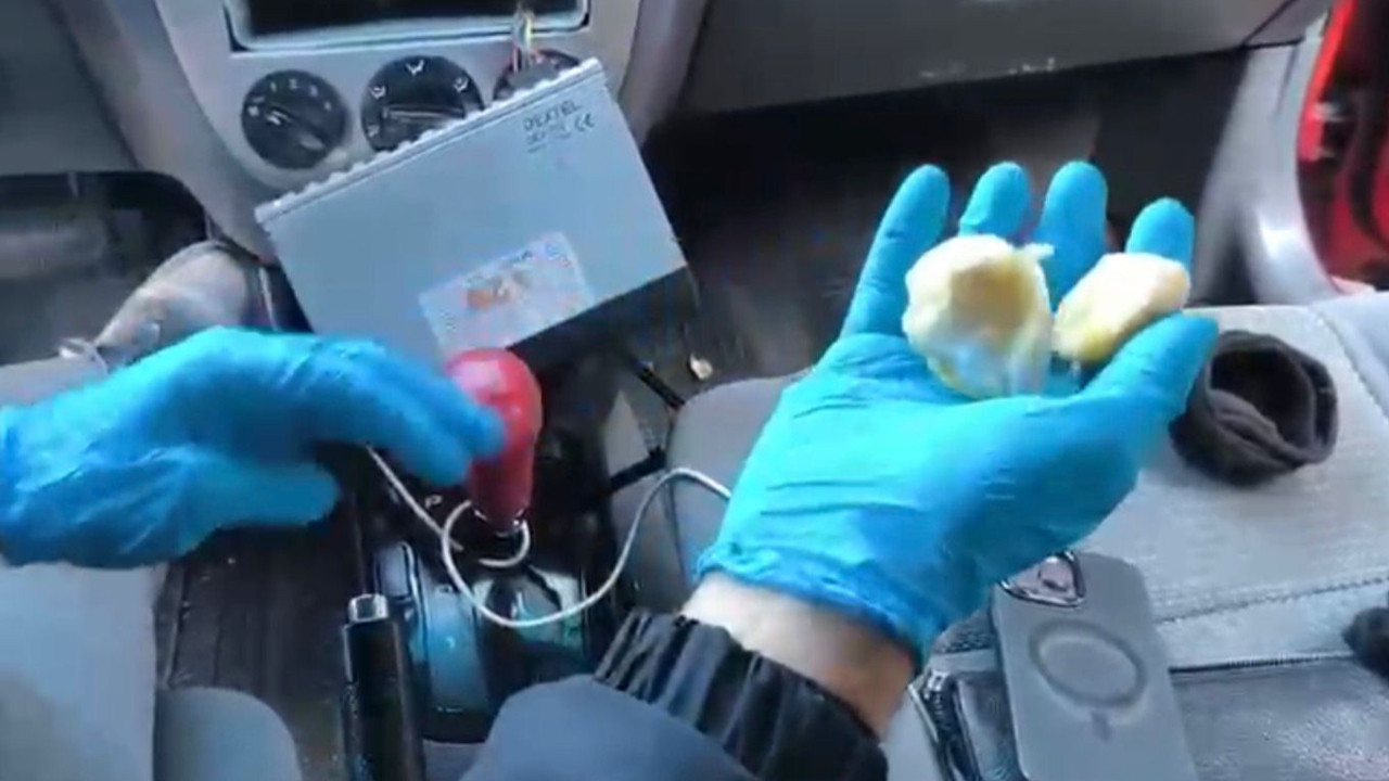 Arabaya uyuşturucu gizlemişler: 3 gözaltı