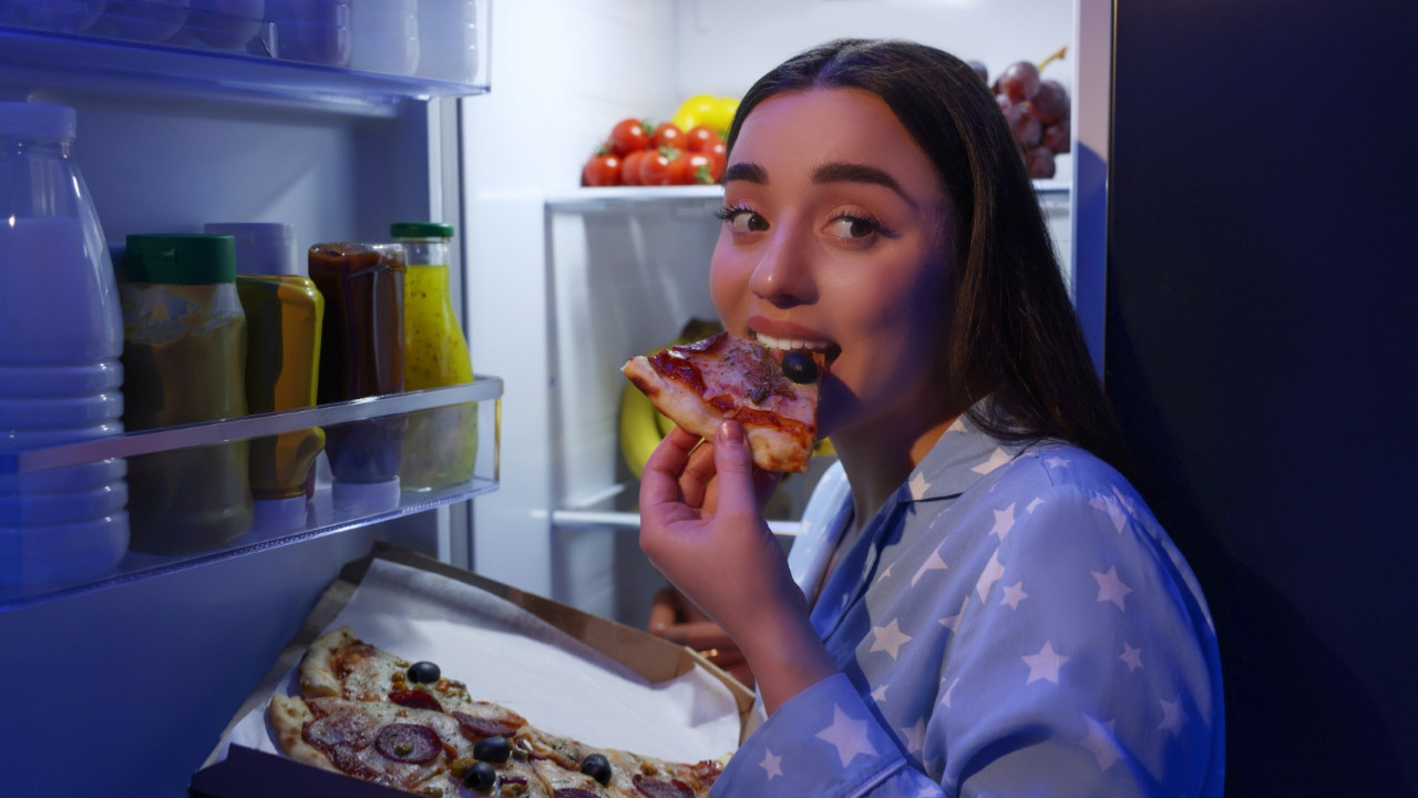 Akşamdan kalan bu yemekleri buzdolabında çok saklamayın