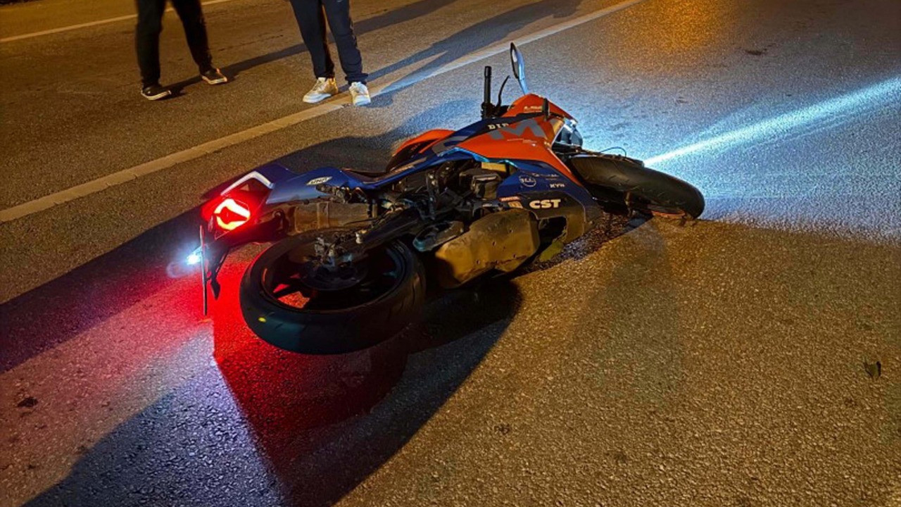 Devrilen motosikletin sürücüsü öldü