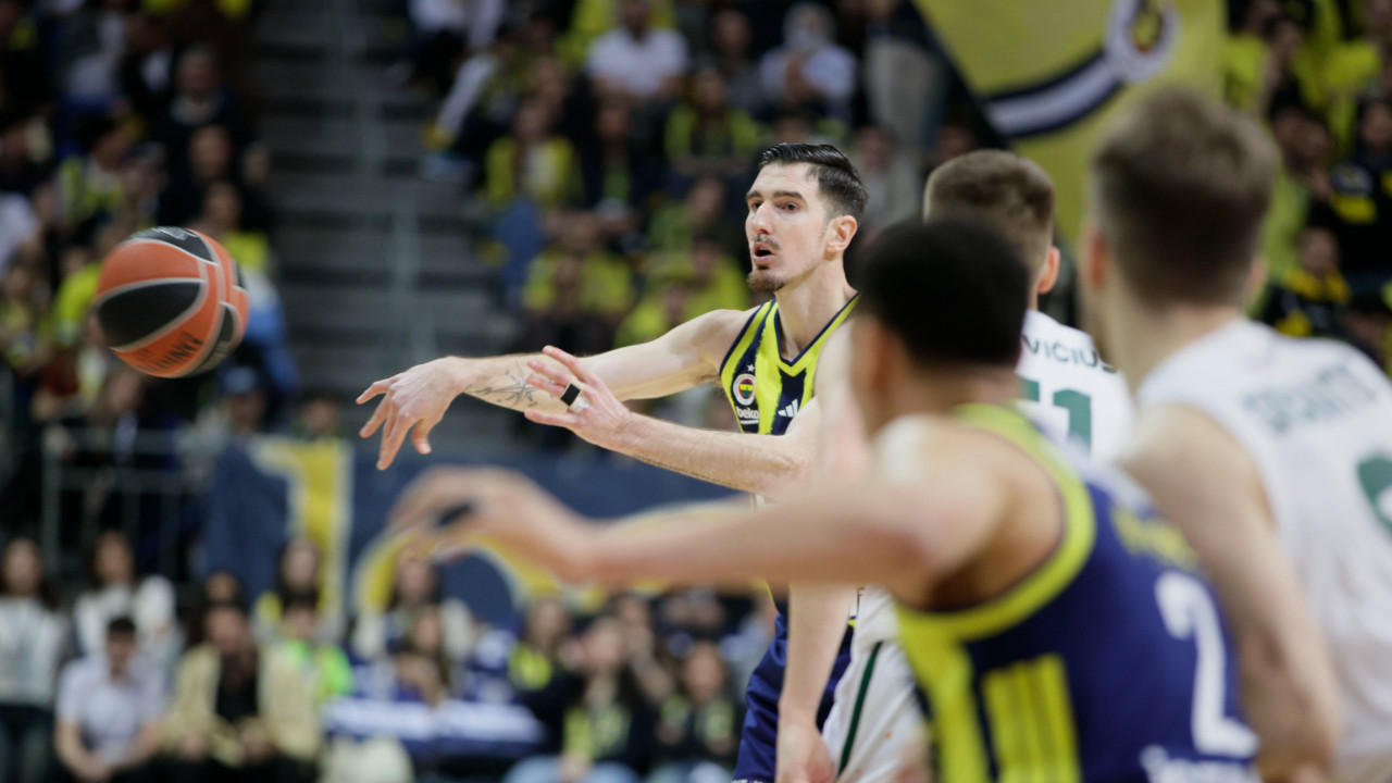 Nando de Colo'dan Fenerbahçe'ye kötü haber