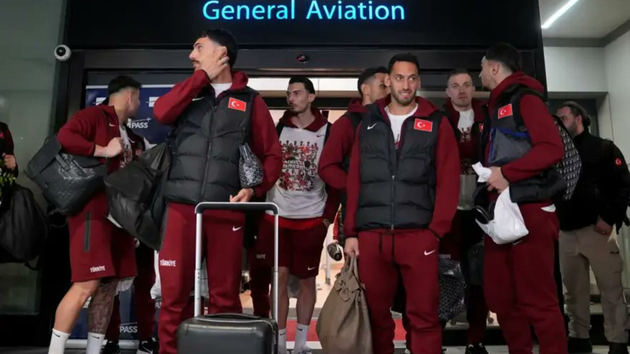 Dünya Kupası bileti alan milliler, yurda döndü